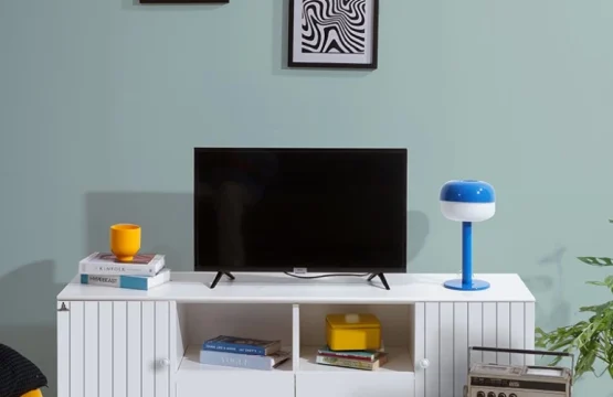 Meja Rak TV Besi - AVR 2L
